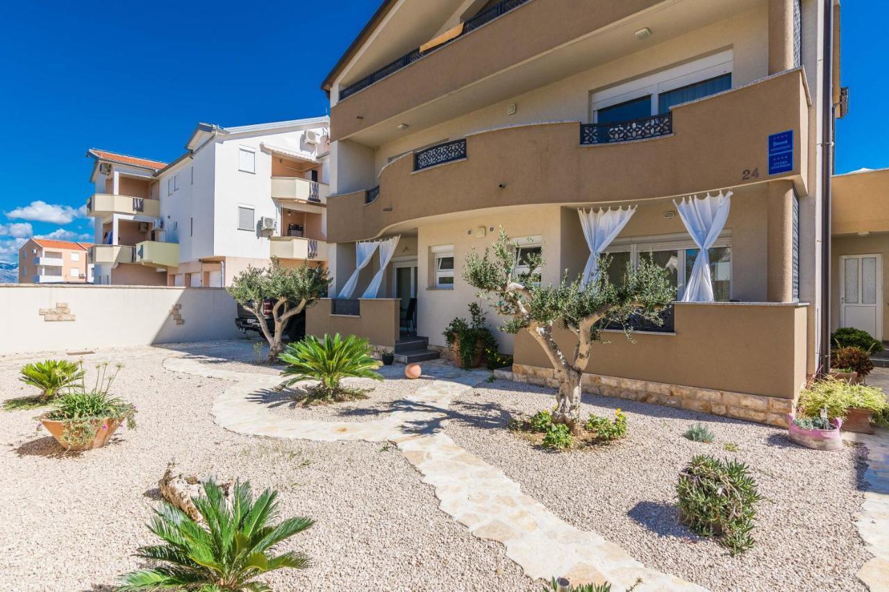 Apartments Nella Privlaka  Exterior photo